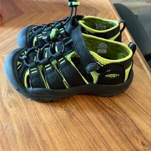 KEEN Kids' Black and Green Outdoor Sandals